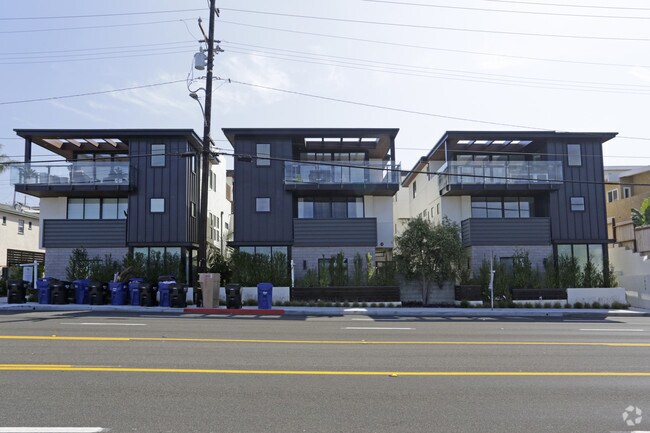 Building Photo - 1820-1834 Pacific Coast Hwy