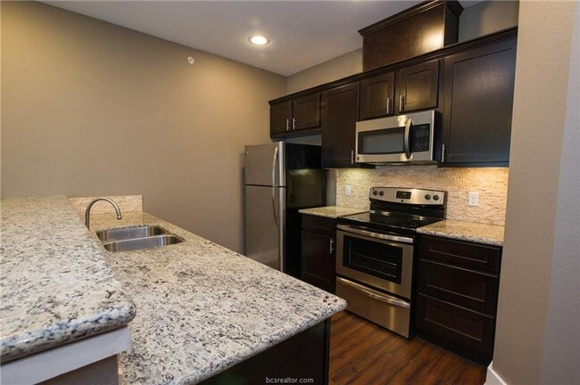 Building Photo - 1 Bed, 1.5 Bath Apartment on Northgate! Minutes from TAMU