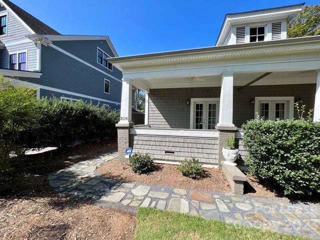Building Photo - 2116 Crescent Ave