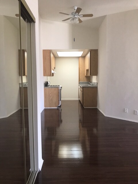 Building Photo - 20316 Saticoy St