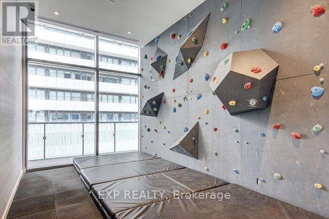 Photo du bâtiment - 50A-3850 Charles St E