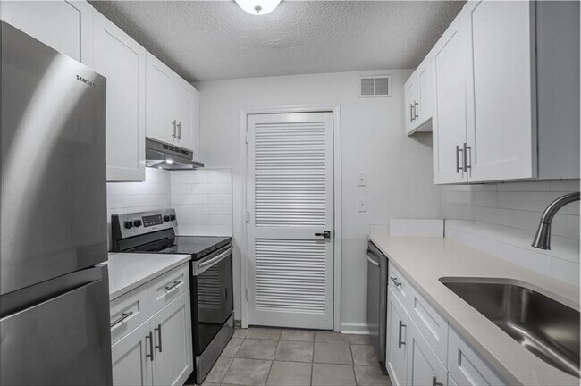 Foto del edificio - 432 Granville Ct