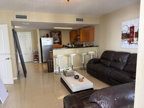 Building Photo - 170 SE 14th St