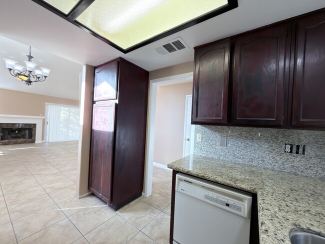 Building Photo - 4417 Anatone Dr