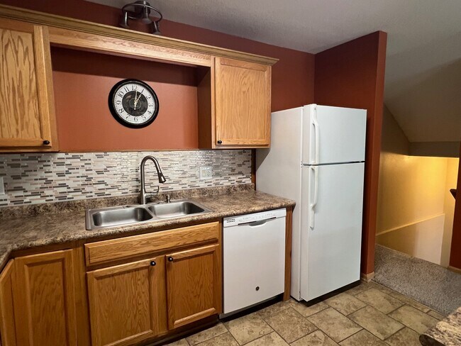 Building Photo - 3117 SW Sharmin Ln