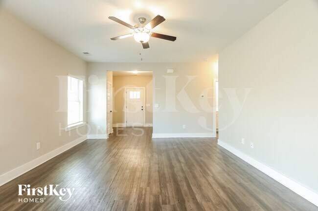 Foto del edificio - 1397 Woodridge Pl