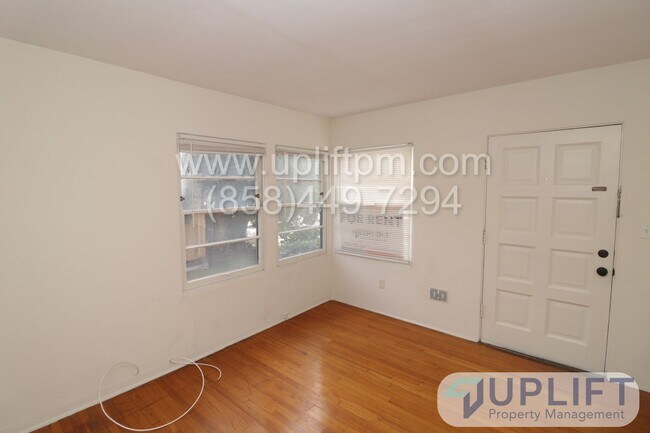 Foto del edificio - $500 off MOVE IN NOW! University Heights h...