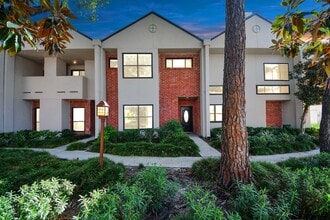 Building Photo - 2468 Bering Dr