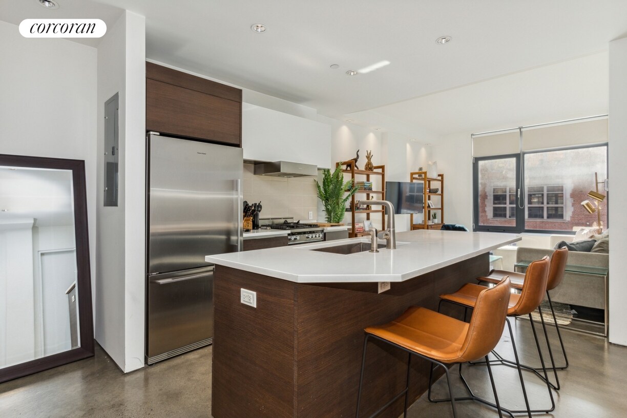 Foto principal - 427 E 12th St