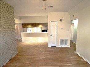 Building Photo - 3307 Golden Willow Dr