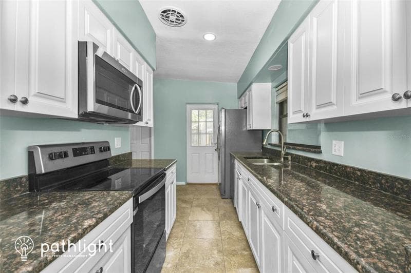 Primary Photo - 115 N Lakewood Cir
