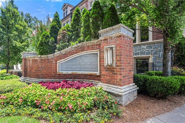 Building Photo - 2920 Hermance Dr NE