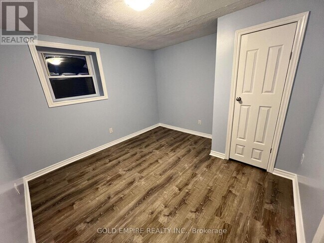 Photo du bâtiment - 1532 Western Rd