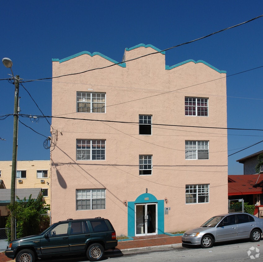 Building Photo - 624 SW 14th Ave