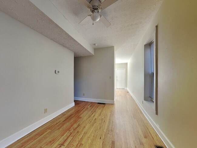 Foto del edificio - 1365 Indianola Ave