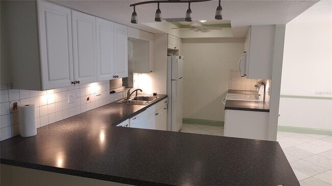 Building Photo - 149 Hourglass Dr