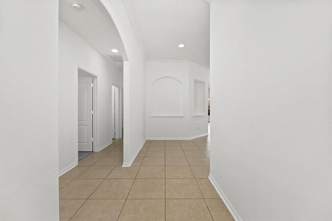 Building Photo - 2622 Forest Cove Ct