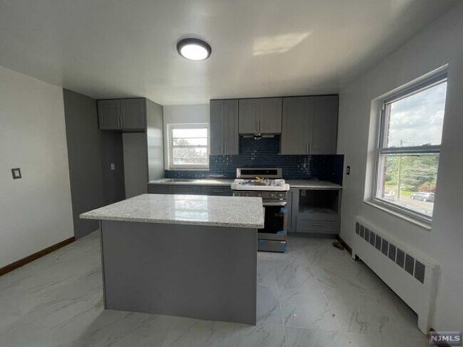 Building Photo - 661 Bergen Blvd