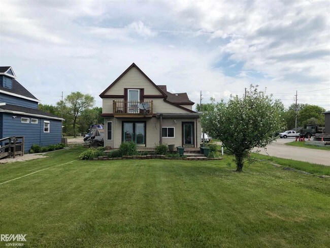 Foto del edificio - 6009 Pointe Tremble Rd