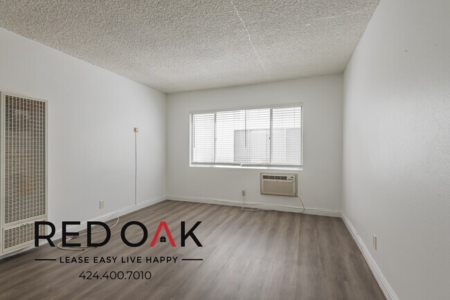 Foto del edificio - Marvelous One Bedroom with Tons of Natural...