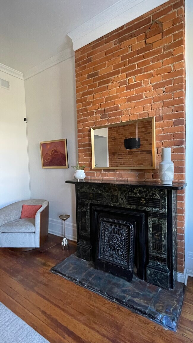 Foto del edificio - 925 Paradrome St