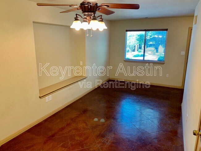 Foto del edificio - 1535 Parkfield Cir