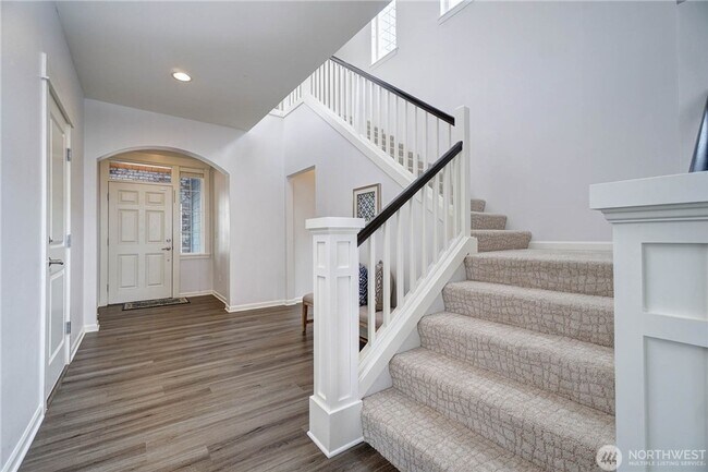 Foto del edificio - Stylish 5-Bed Home in Desirable Bothell ; ...