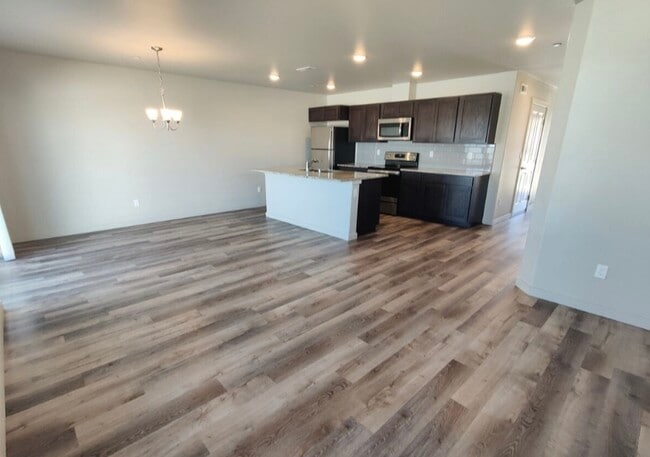 Building Photo - 5723 W Albany Pl