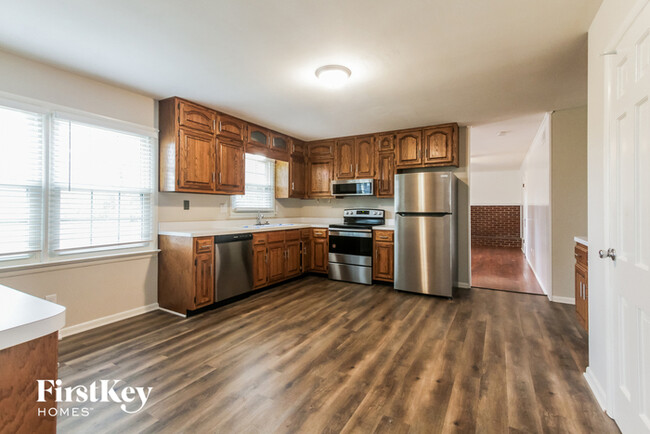 Building Photo - 640 Ashford Dr