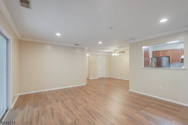 Building Photo - 1036 King Ct