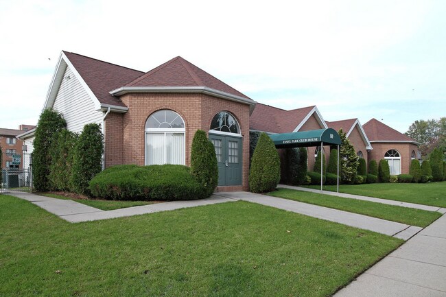 Wellington Essex Clubhouse - 195 Wellington Ct