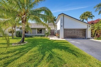 Building Photo - 7850 NW 53rd Ct