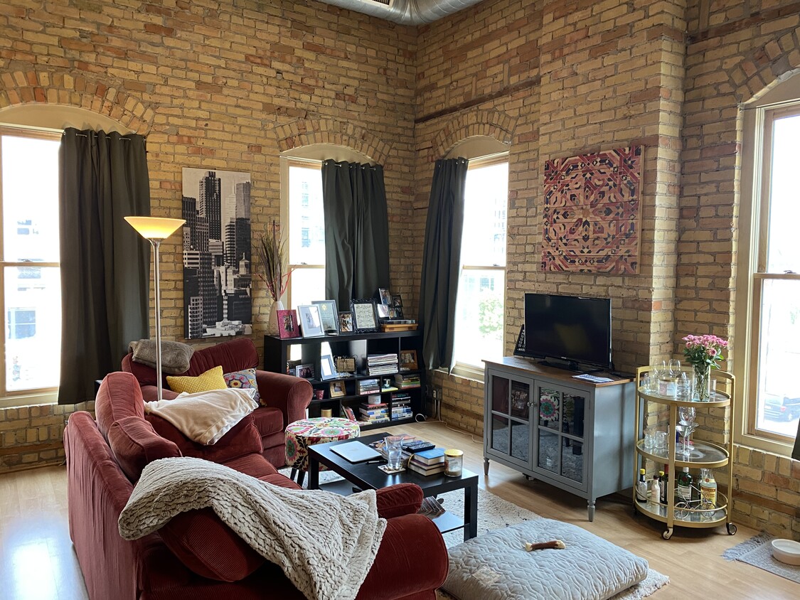 Foto principal - 1025 Washington Ave S