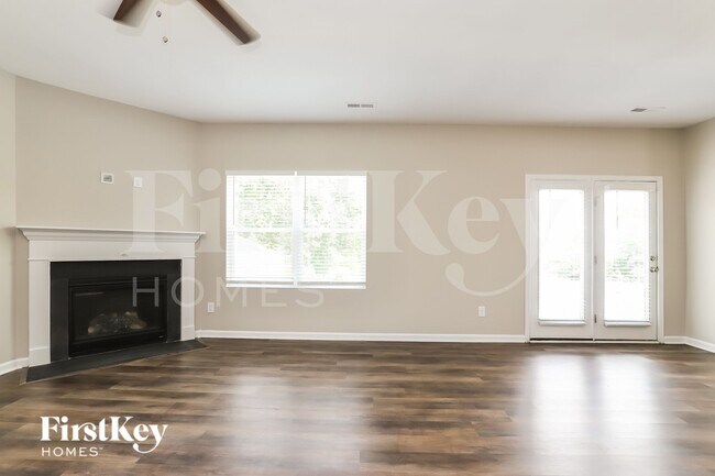 Foto del edificio - 3748 Streamside Dr