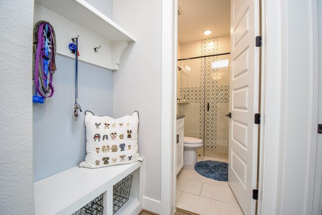 Foto del edificio - 10914 Brambling Wood Dr