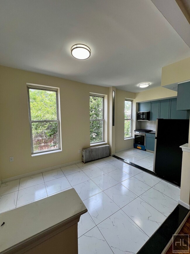 Building Photo - 2BR 1BA Original Layout Renovated 5th Ave Park Slope