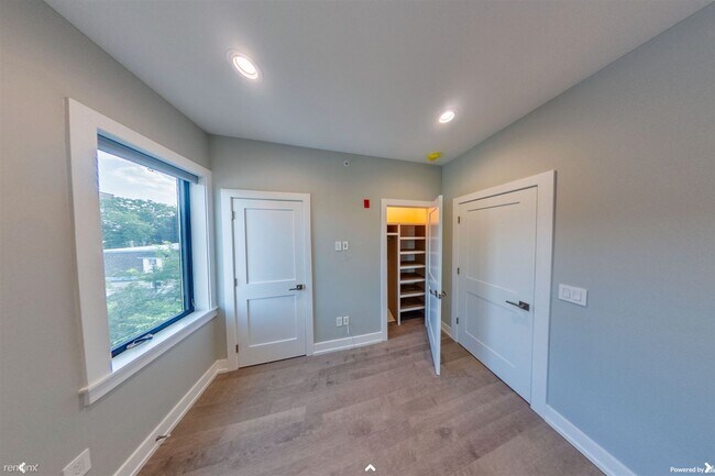 Foto del edificio - 2 br, 2 bath 4plex - 3828 BARING ST Unit 301