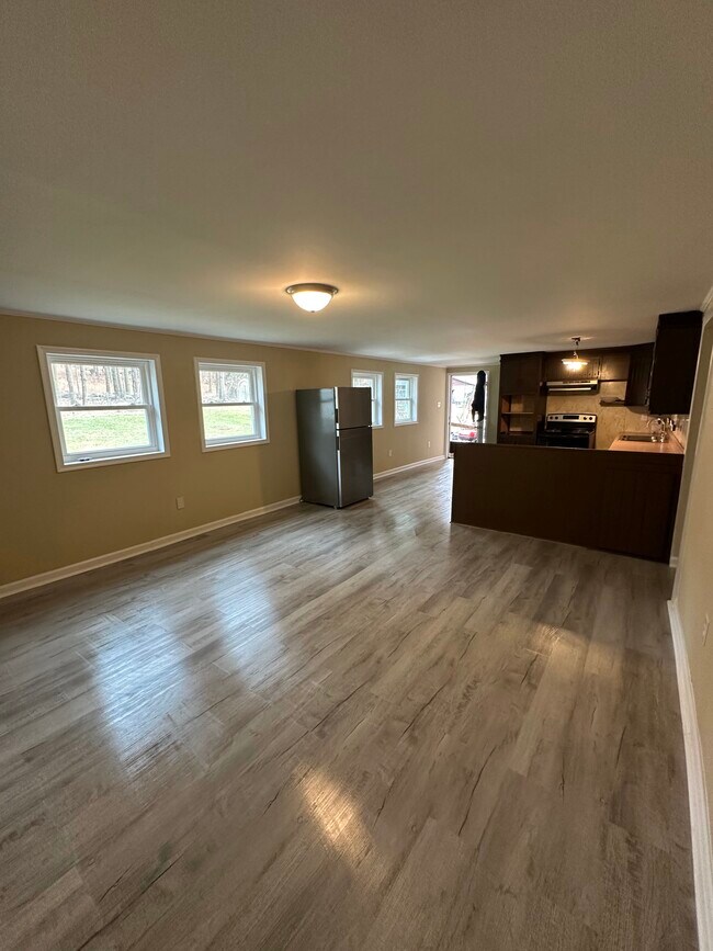 Foto del edificio - 74 Matthews Rd