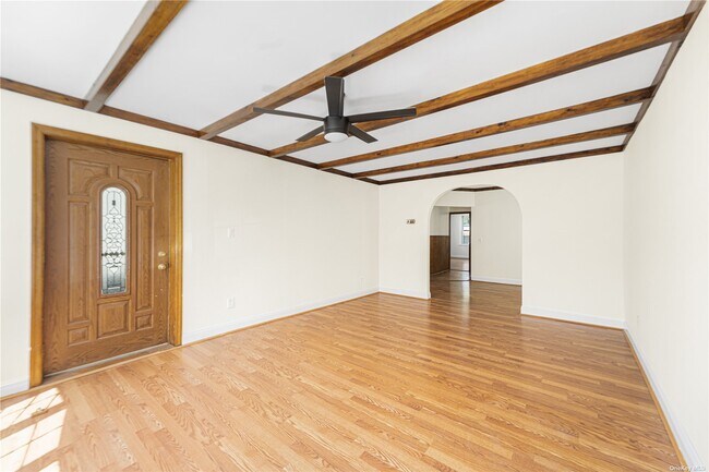 Building Photo - 149-37 15th Dr