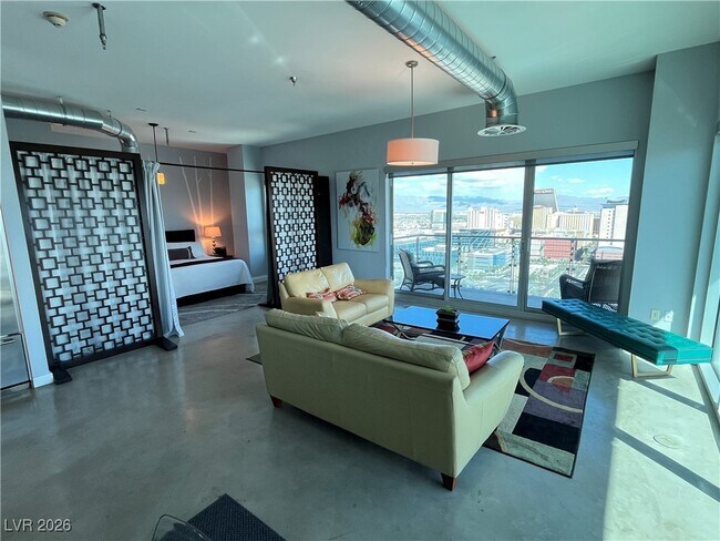 Foto del edificio - 200 Hoover Ave