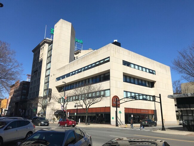Foto del edificio - 875 Elm St