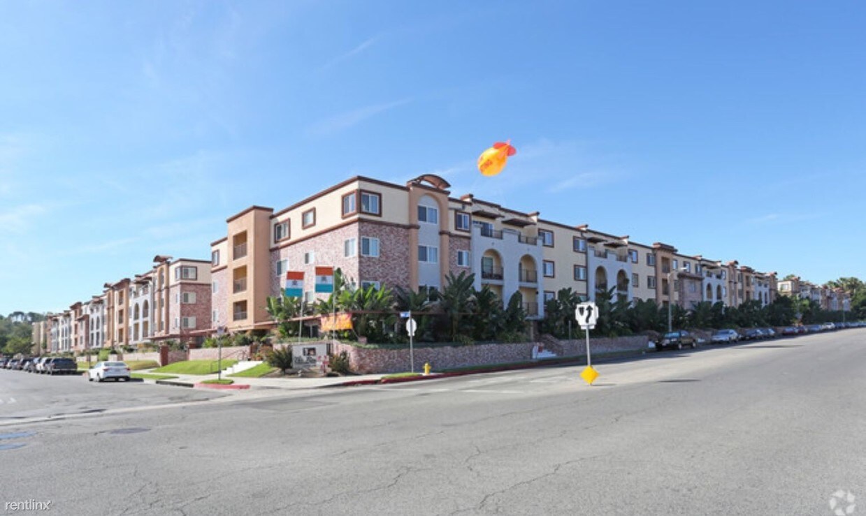 Building Photo - 2 br, 2 bath Apartment - 22122 Erwin Street