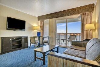 Building Photo - 2506 N Rocky Point Dr