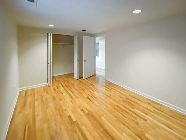 Foto del edificio - 3639 N Paulina St
