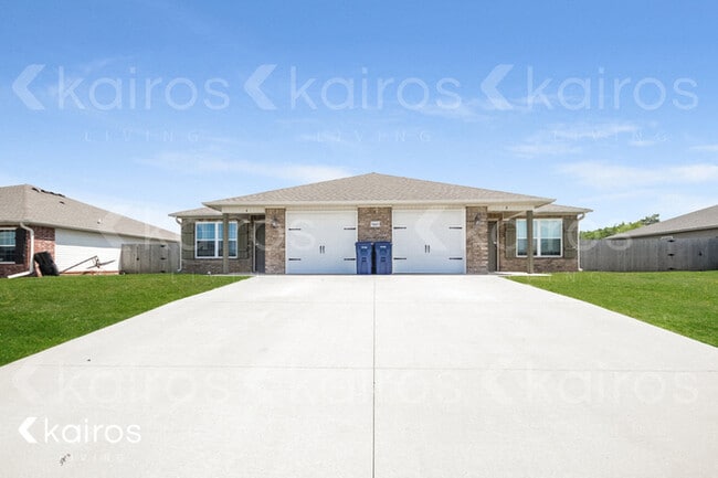 Photo - 5005 Thomas Street Townhome