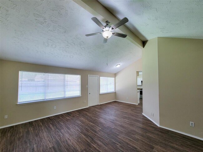 Foto del edificio - 8307 Poplar Ridge Ln