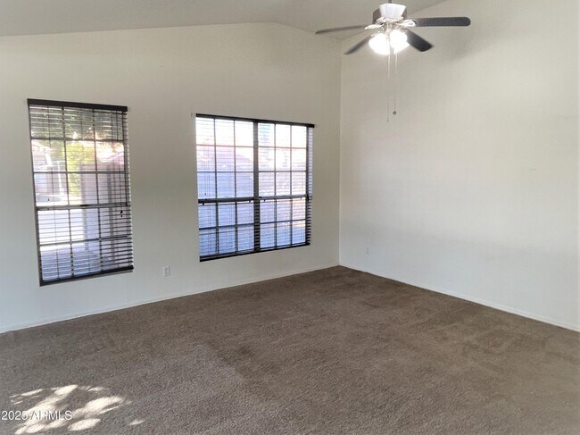 Foto del edificio - 1310 N Longmore St