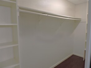 Building Photo - 10555 Turtlewood Ct