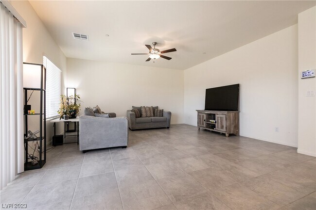Foto del edificio - 10947 Meridian Fields Ave
