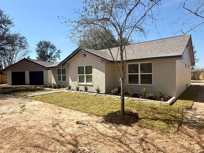 Building Photo - 4835 County Rd 380